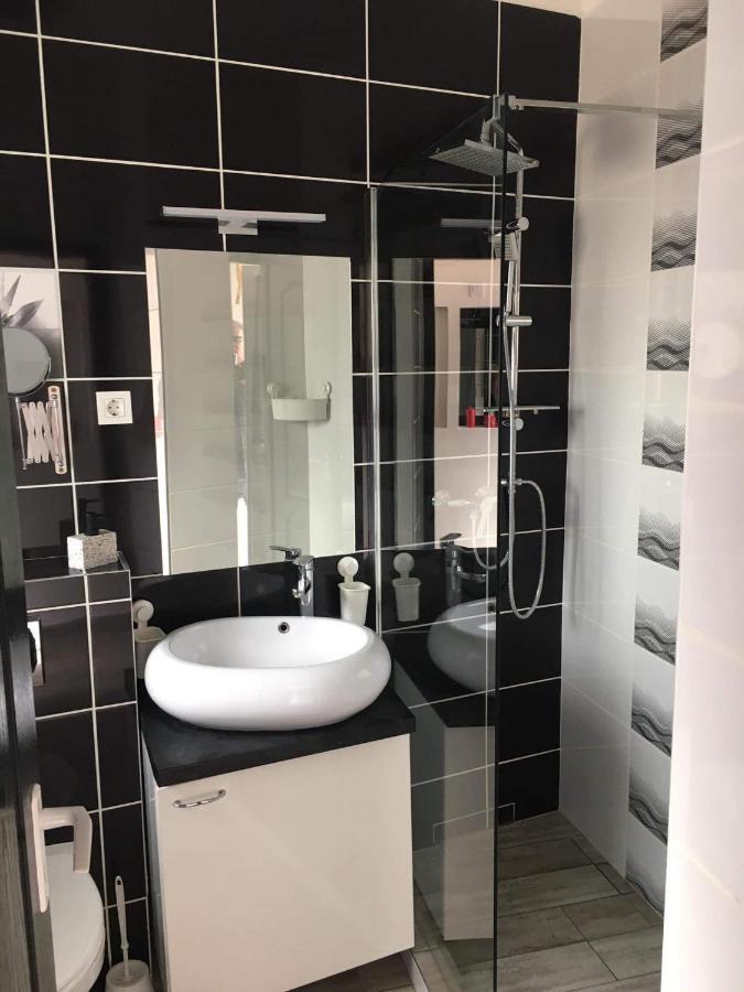 Cuki Apartmanok Dombóvár Eksteriør bilde