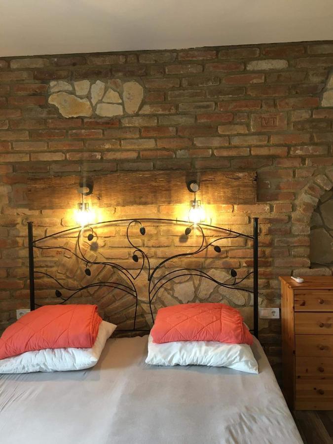 Cuki Apartmanok Dombóvár Eksteriør bilde