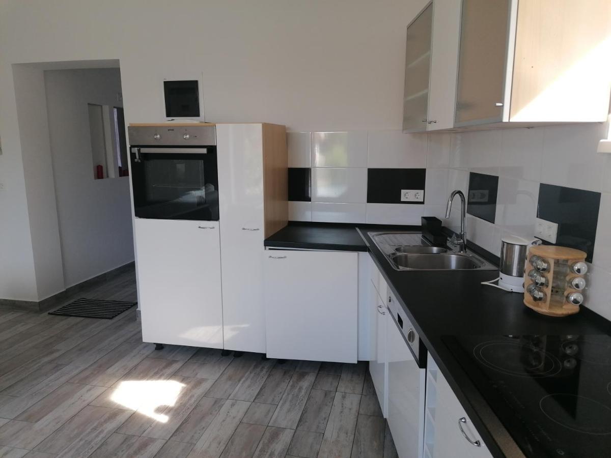 Cuki Apartmanok Dombóvár Eksteriør bilde